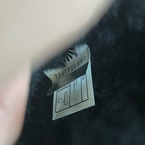 Ugg Isley Boots - Picture 4 of 6